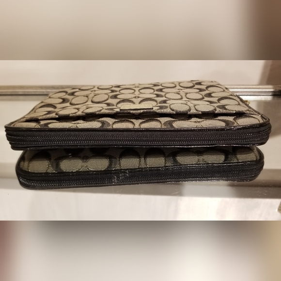 COACH Poppy Padded IPAD/E-reader Case - Picture 7 of 7